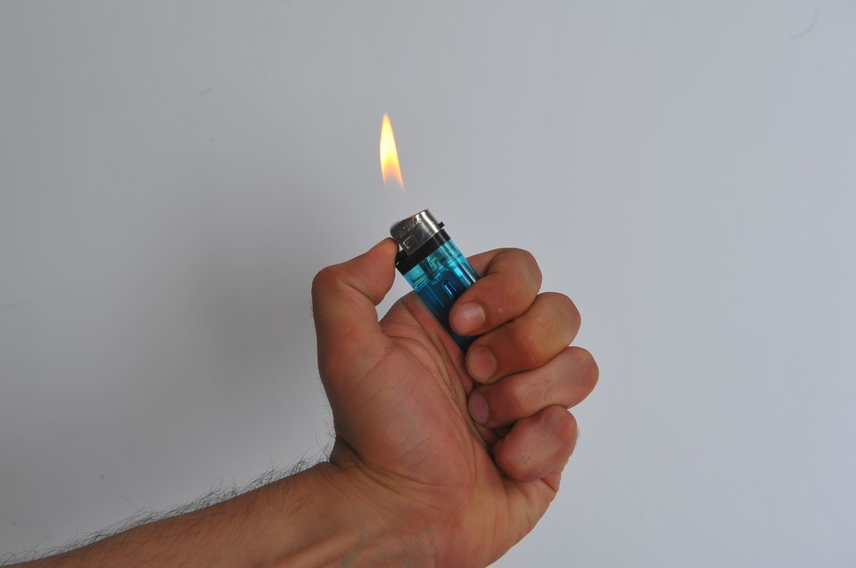    Мужчины решили взорвать аппарат с деньгами. Евгения ГУСЕВА