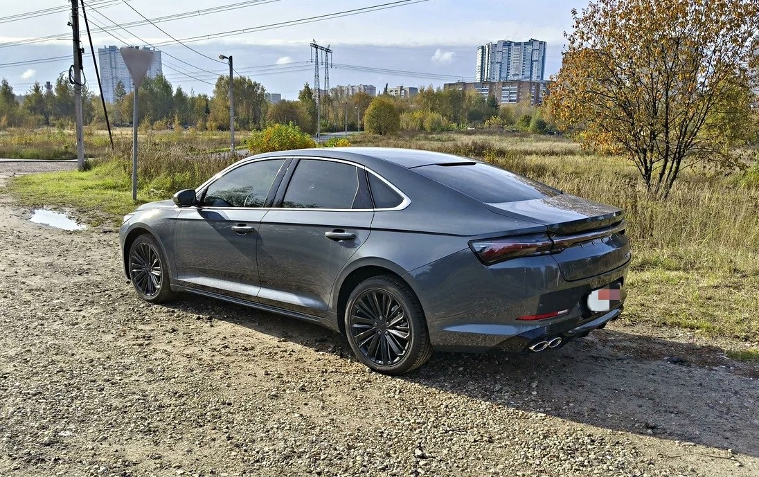 В Беларуси стартовала сборка представительского седана на базе Volvo: длина - 4,8 м, мотор на 200 л.с. и робот на 7 ст.