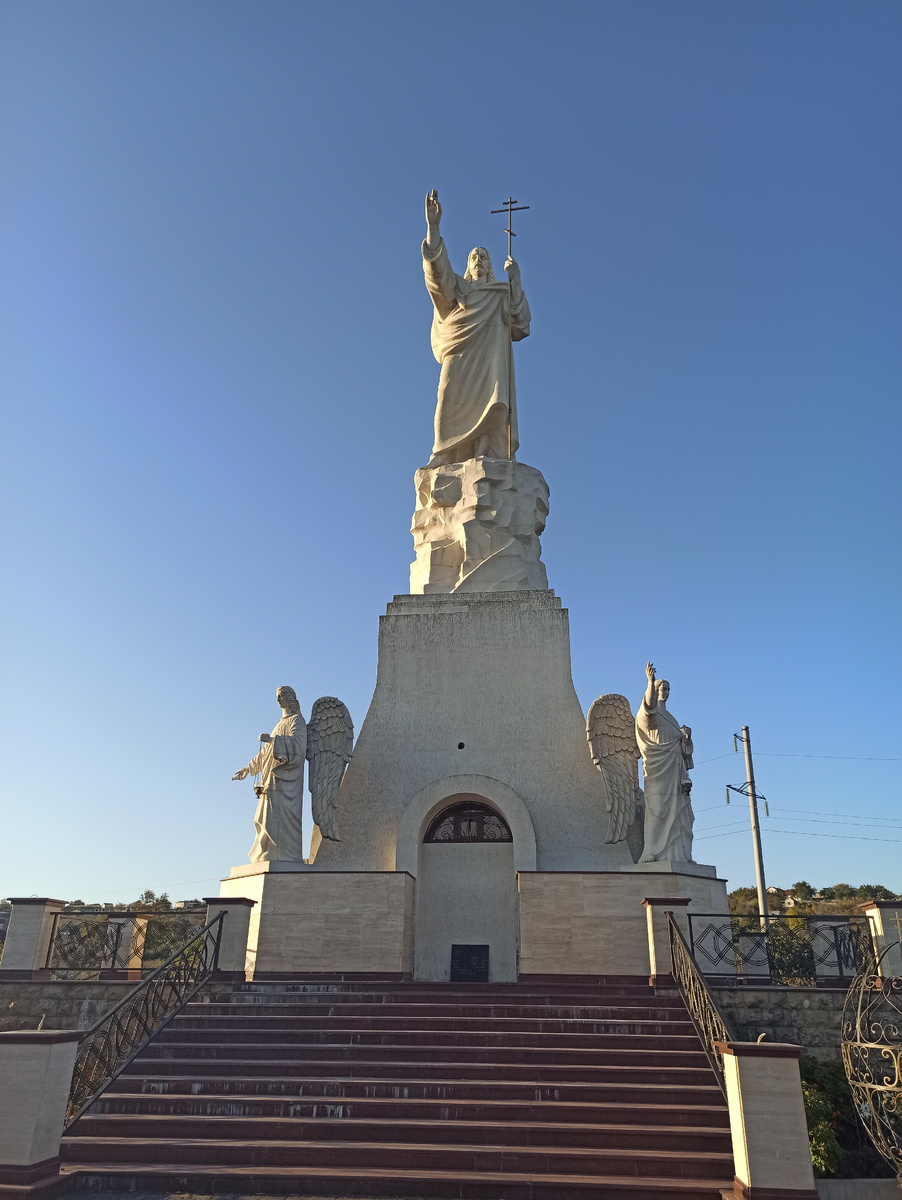  Статуя Христа
