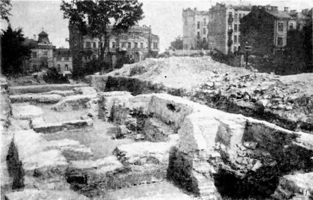 Раскопки Десятинной церкви 1939 год.Киев.Из свободных источников интернета