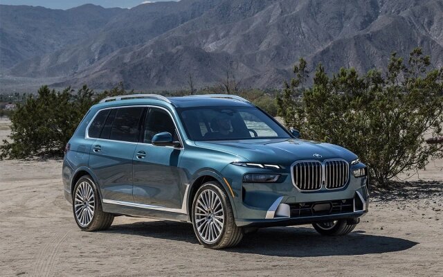 BMW X7 (Фото: BMW)