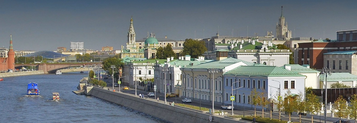 Софийская набережная. Вид с Большого Каменного моста, 2024. Яндекс.Панорамы.