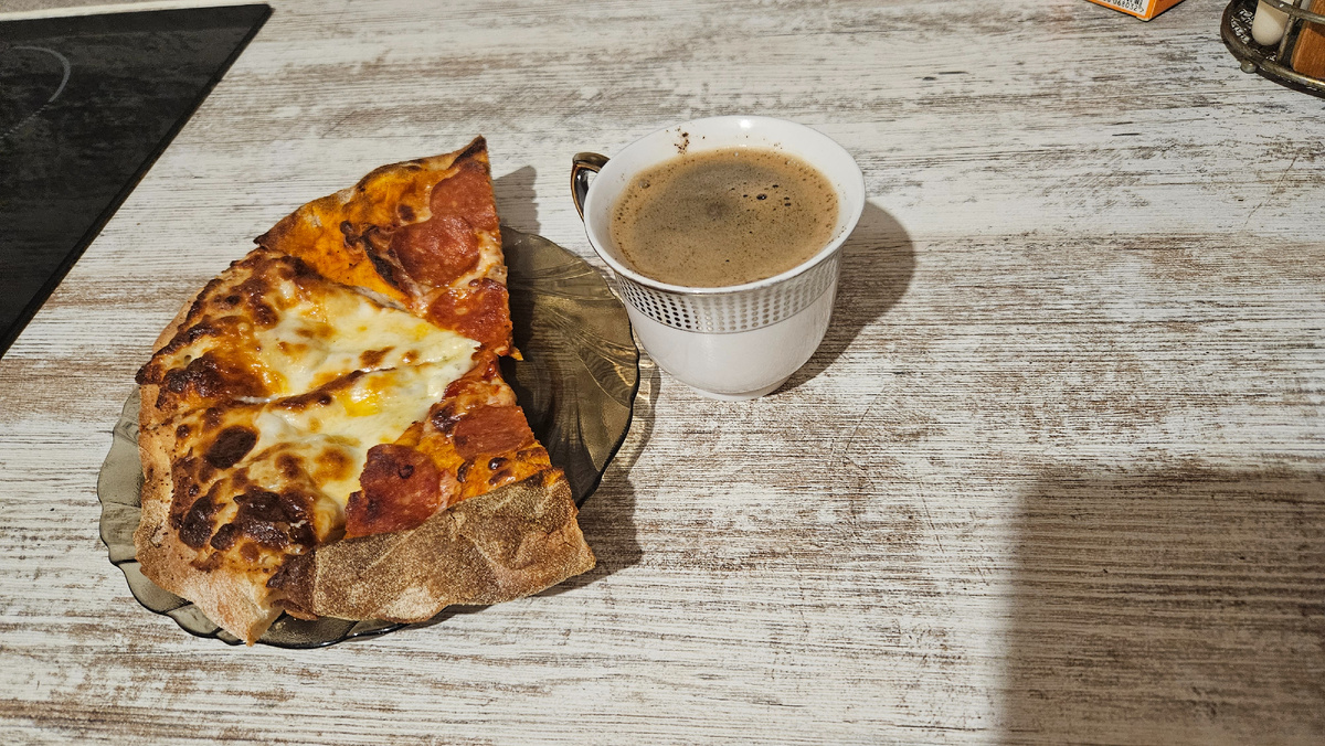 Завтрак - пицца