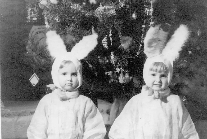 Сестры Зайцевы в детстве