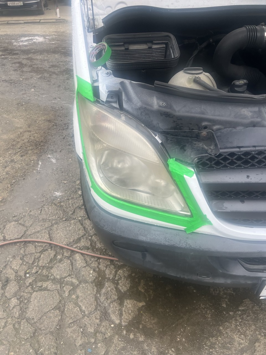 Такая фара была, фото не совсем передает насколько она в плохом состоянии