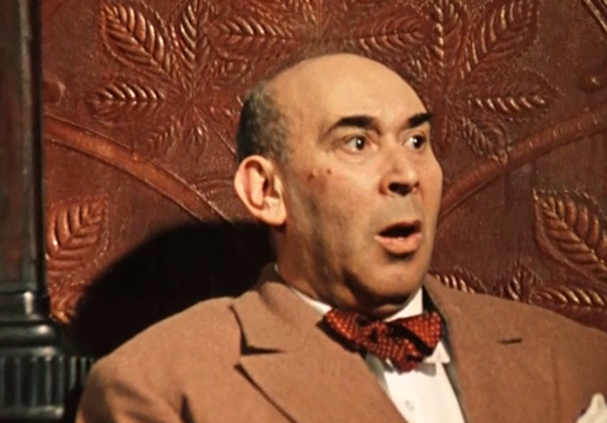 Кадр из кинофильма "Двенадцать стульев", 1971 г., режиссер Леонид Гайдай, сценаристы Владлен Бахнов, Леонид Гайдай, композитор Александр Зацепин (скриншот)
