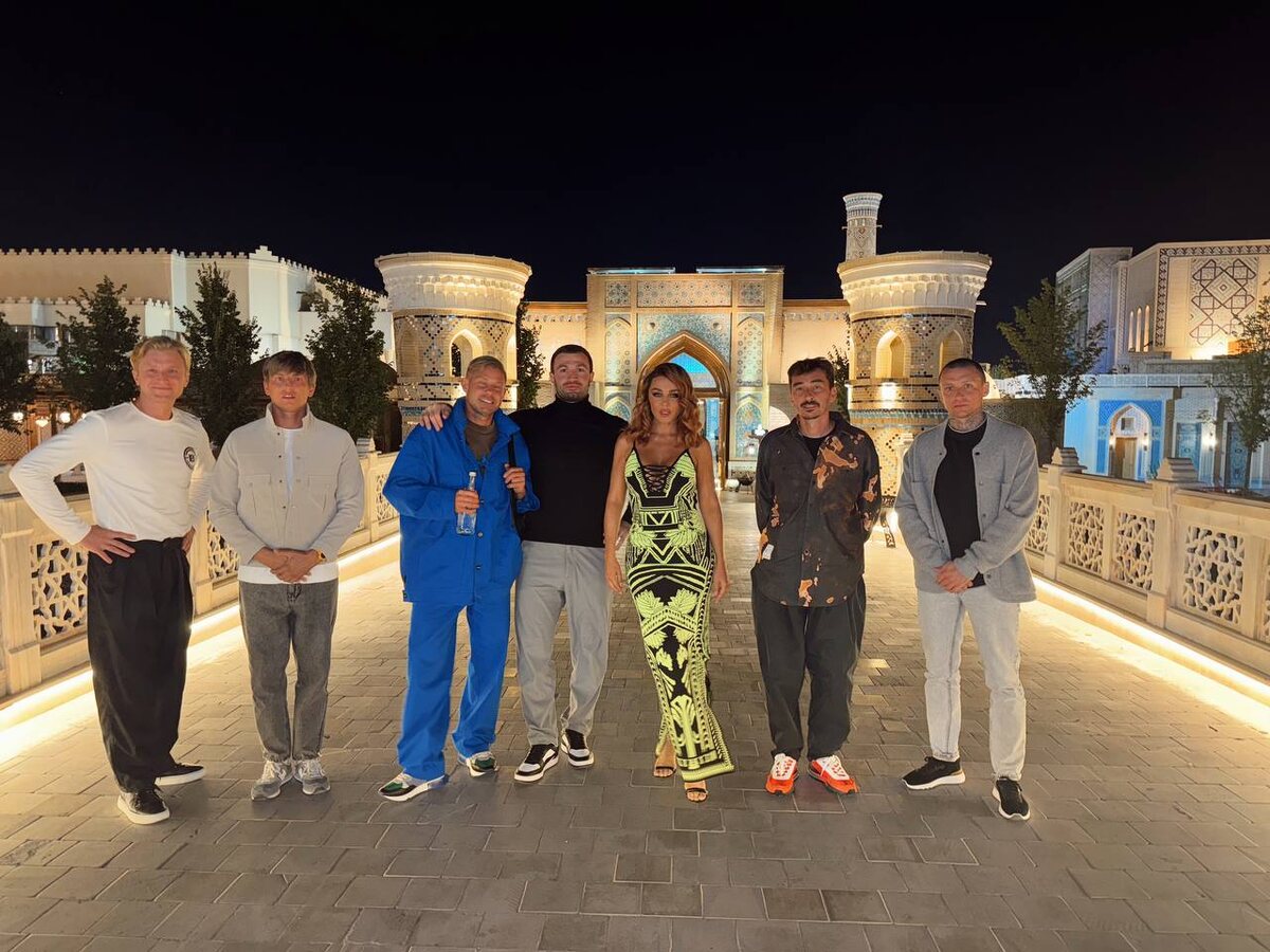 Анна Седокова на съемочной площадке, фото из официального ТГ певицы