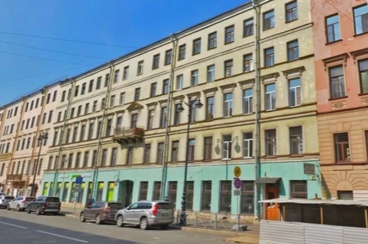    Старинному зданию в Петербурге, переделанному в отель, вернули прежний вид