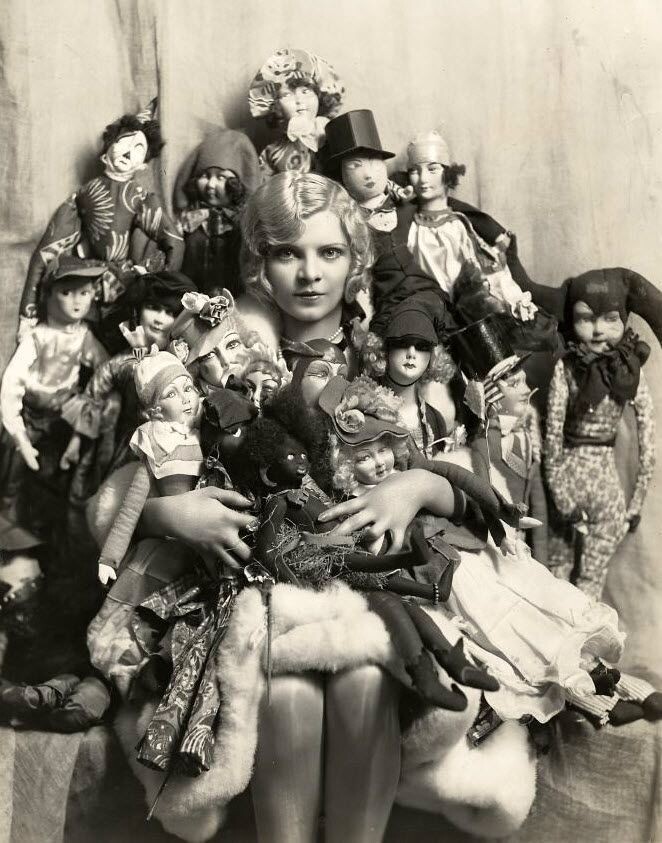 Куклы Клэр Люс, известной танцовщицы Ziegfeld Follies, 1926. Фото Het Leven