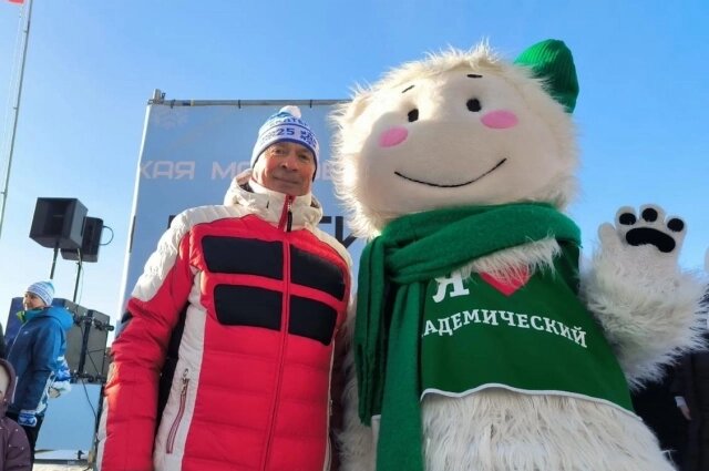    Старт соревнованиям в Преображенском парке дал глава Екатеринбурга. Фото: АО СЗ «РСГ-Академическое»