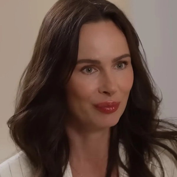     Саша Зверева объяснила, почему родила четверых детей дома