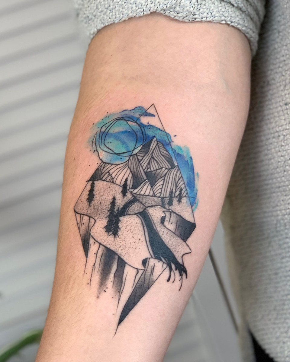 Татуировка "Горы" в стиле Акварель от Sorry Mom Tattoo