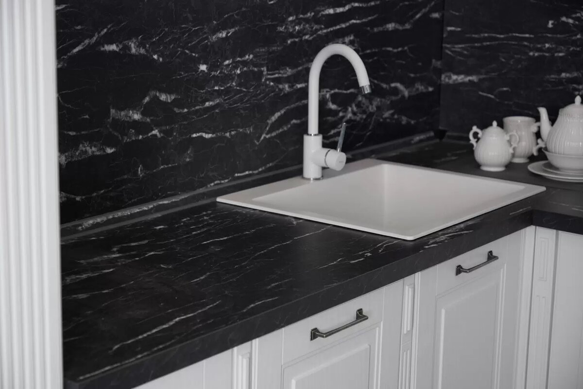 Столешница ЛДСП, имитация мрамора Марквина