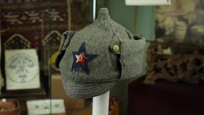 В годы гражданской войны у шапки были десятки названий. /Фото: YouTube.