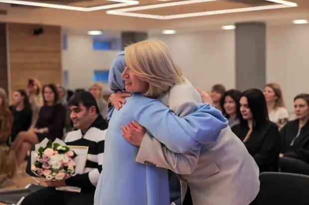 Тахмину поздравили в торжественной обстановке