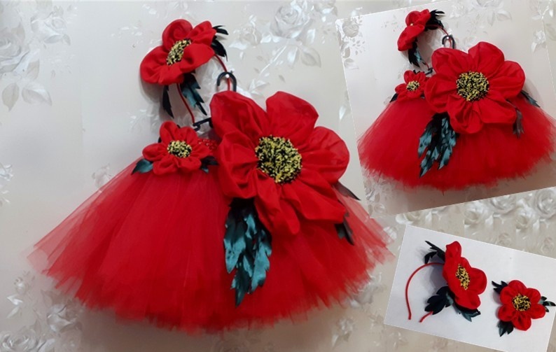 Фото из личного архива. Цветы выполнены из шифона, материал обработан, держит форму.