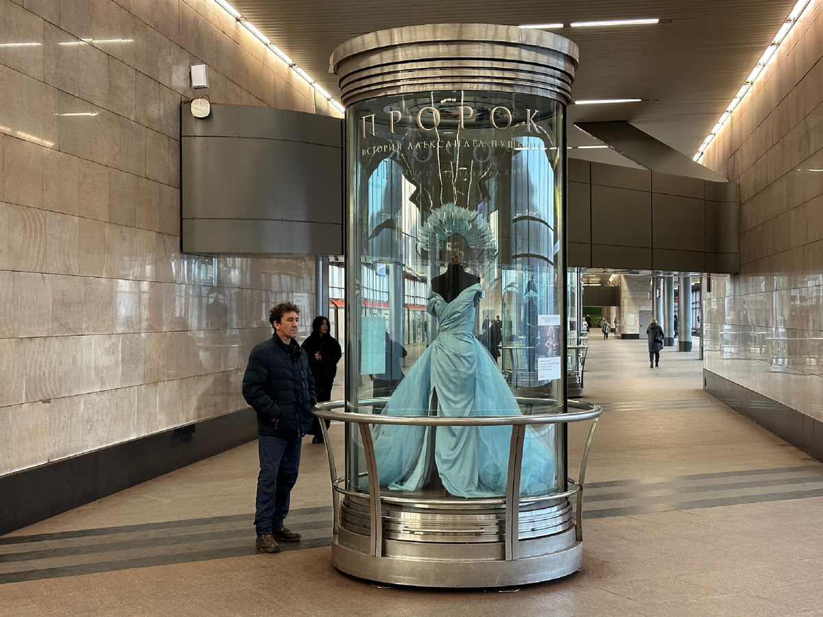 Выставка костюмов из фильма «Пророк. История Александра Пушкина»