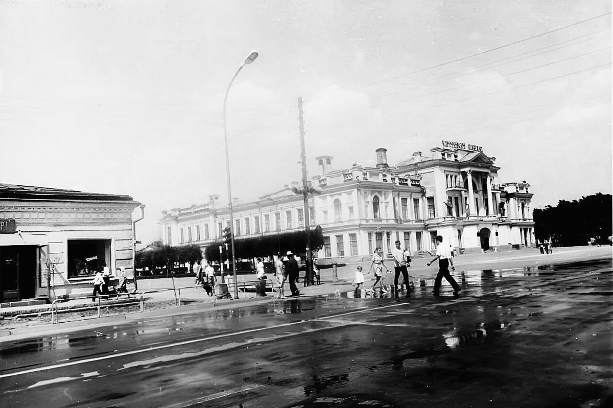 Ретро фото проспект Ленина. Уральск