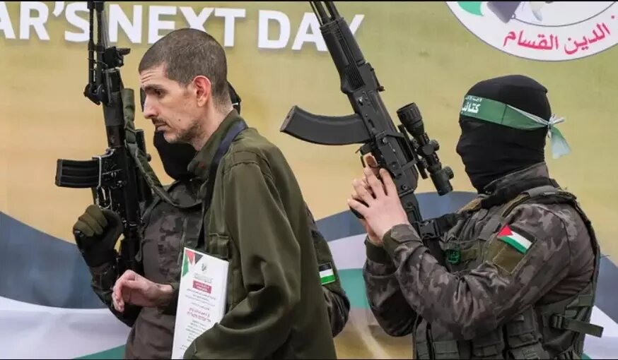 Второй этап соглашения о прекращении огня должен привести к возвращению всех живых заложников и полному выводу израильских войск из Газы. Фото: Abdel Kareem Hana. AP Photo/Fox News