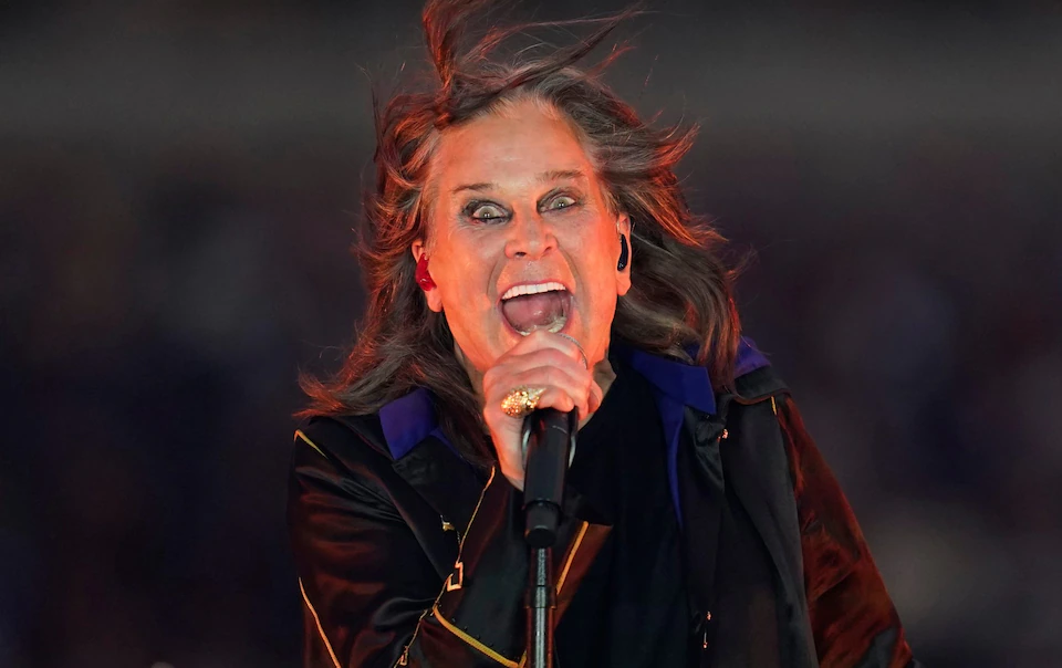 76-летний Оззи Осборн в последний раз выйдет на сцену с Black Sabbath на стадионе Villa Park в июле. Фото: Ashley Landis/AP