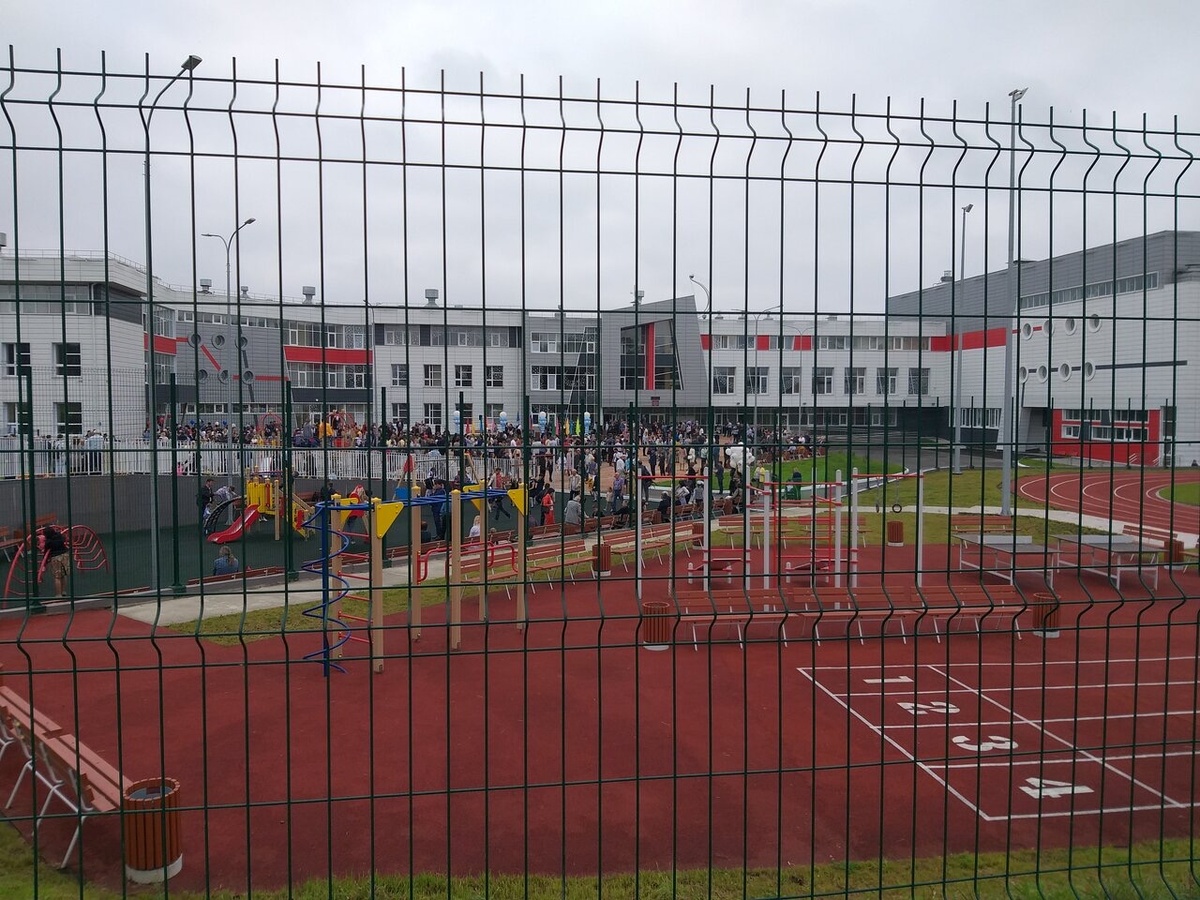 Школа в п. Молодежный