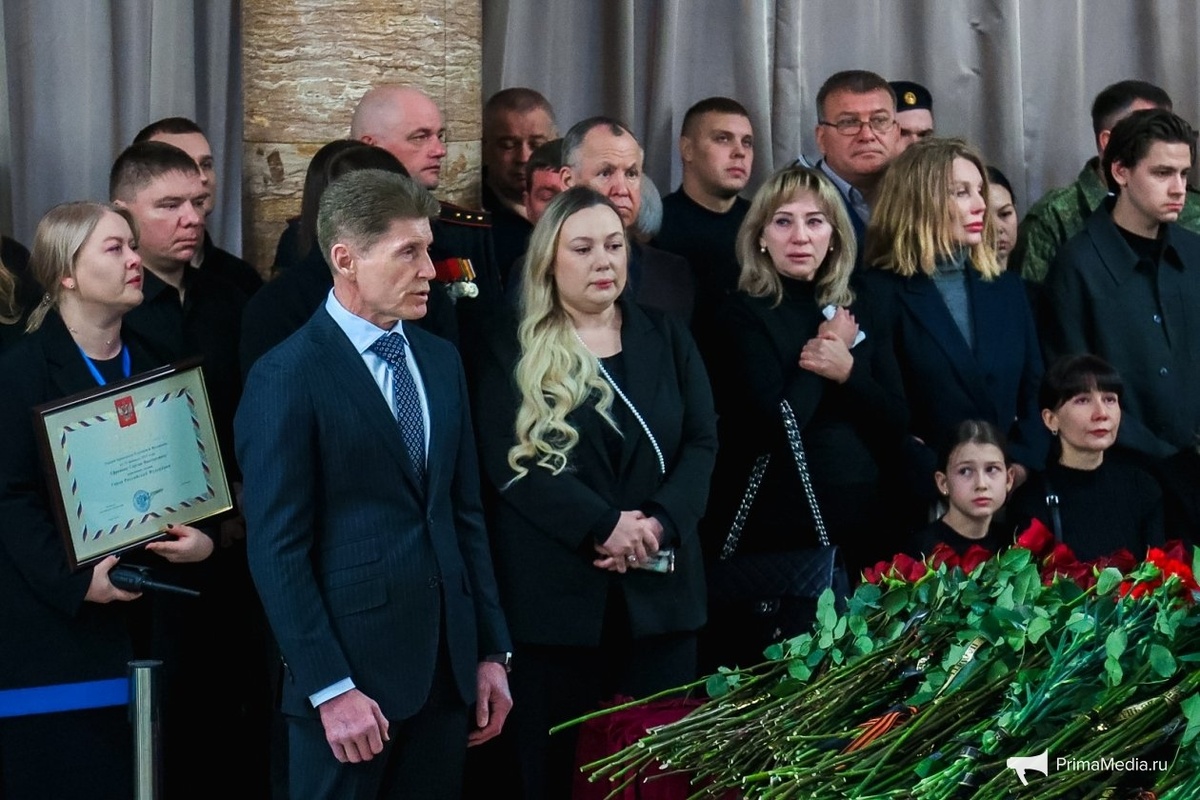 Михаил ефремов на похоронах добровольской фото