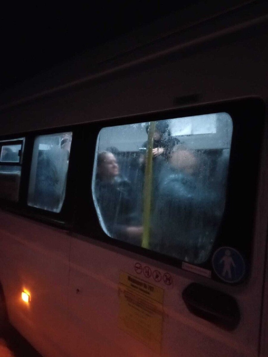    Застрявший автобус. Источник: t.me/ugochs22