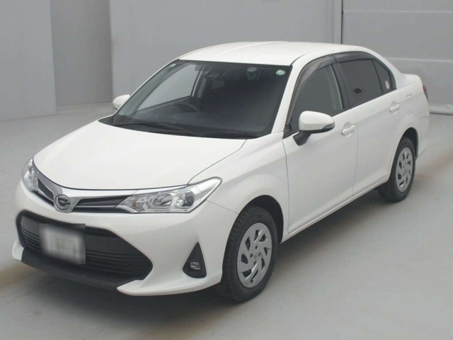 Toyota Corolla Axio - всё просто и ничего лишнего