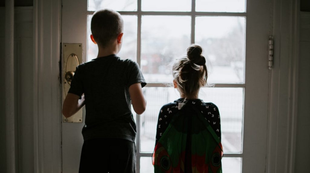     «Родители задают тон отношений в семье»: открытки по книге Валентины Паевской «Несколько детей в семье» Екатерина Ушахина