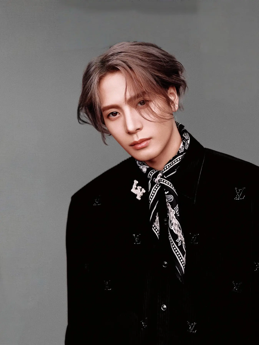 ДЭВУ журнал | Ван Джиар в LV последней коллекции 2025瑃💎