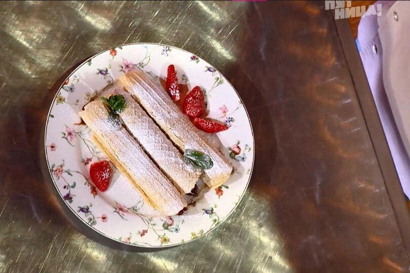    Ренат Агзамов оценил подачу блюда Фото: Кадр телеканала «Пятница»