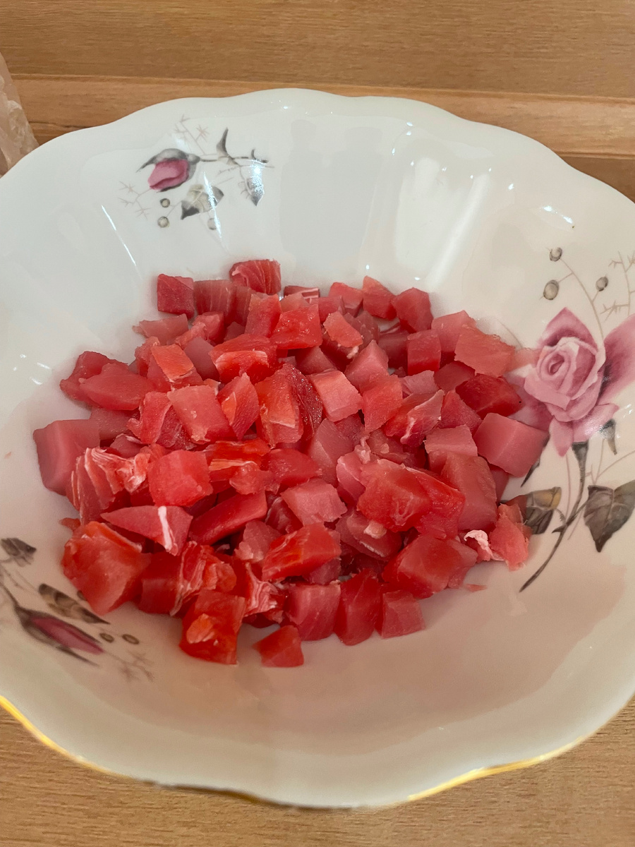 Порезал на небольшие кусочки