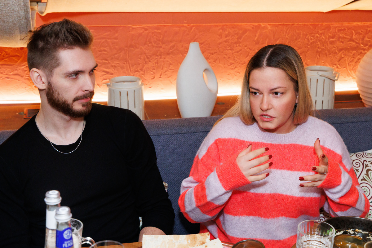 Актеры дубляжа турецкого сериала «Спрячь меня»: Лина Иванова (голос Инджилы) и Егор Жирнов (голос Мете). Фото - пресс-служба телеканала Dомашний