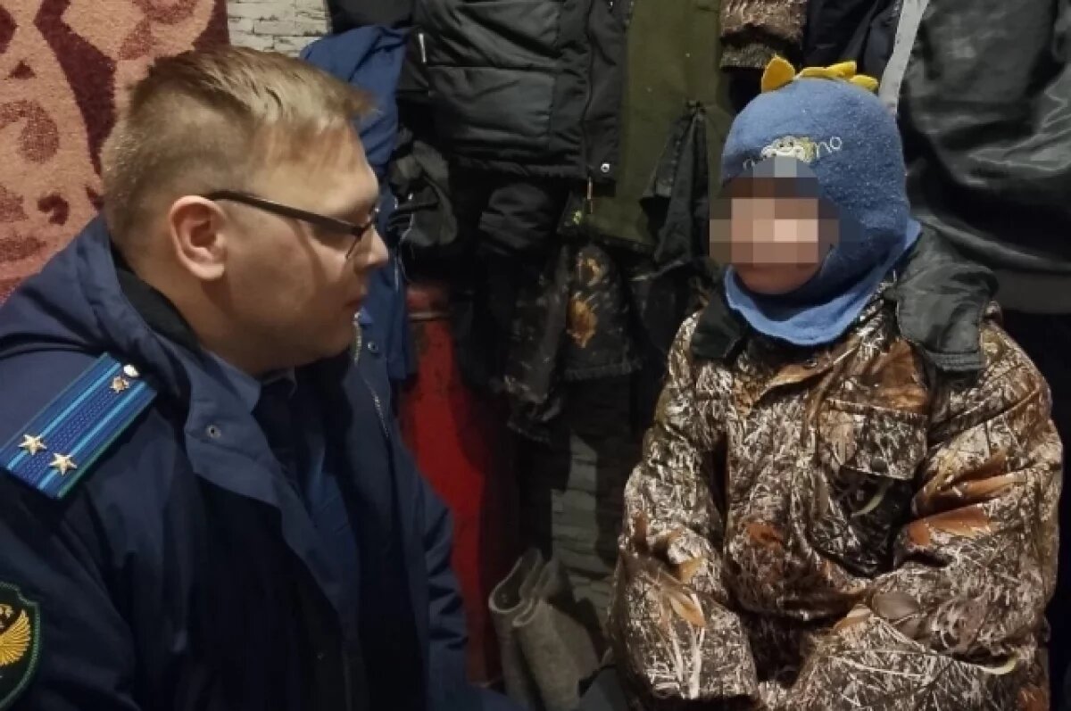    В семье ребёнка побывал прокурор Нагорского района Николай Дубровин