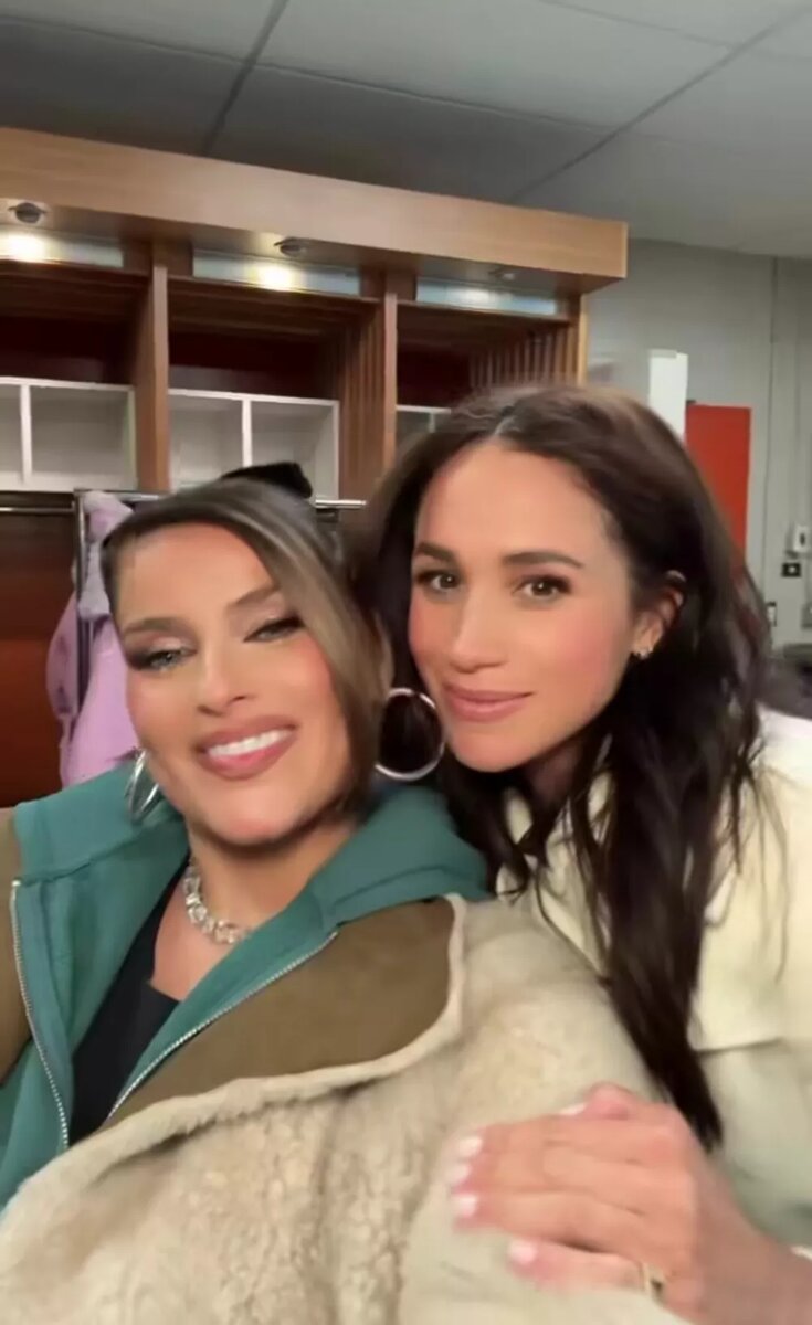 Нелли и Меган📷
