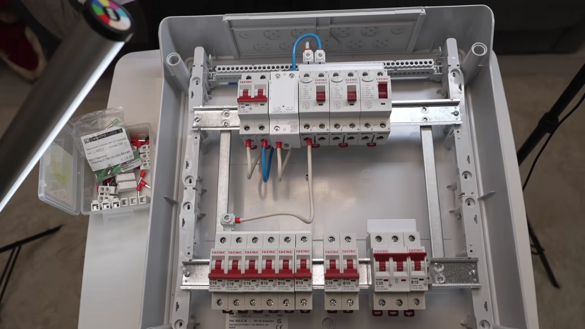 Как уменьшить количество защитных аппаратов в щите, но сохранить защиту?