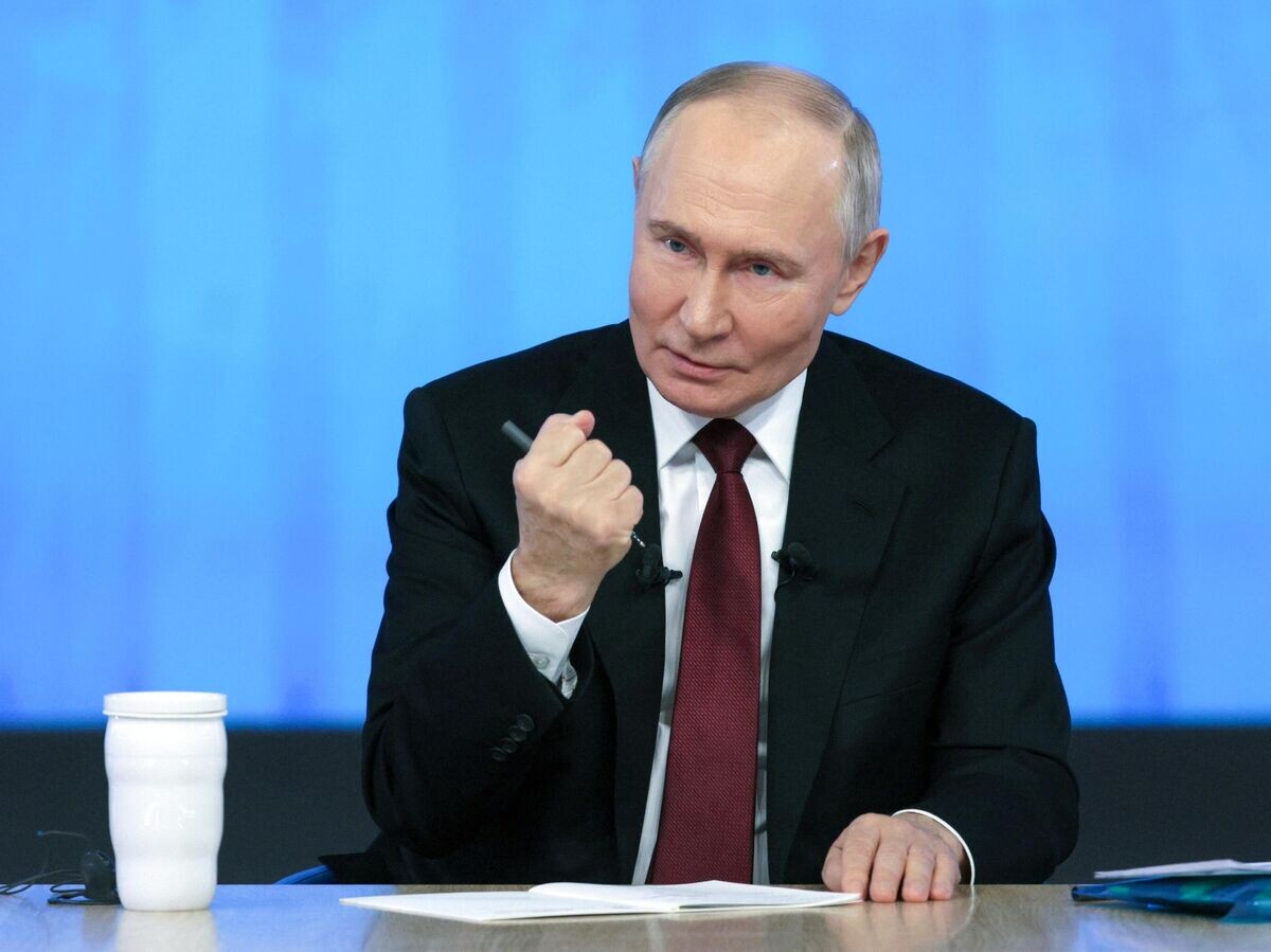    Президент России Владимир Путин проводит специальную программу "Итоги года с Владимиром Путиным" в Гостином дворе© РИА Новости / POOL