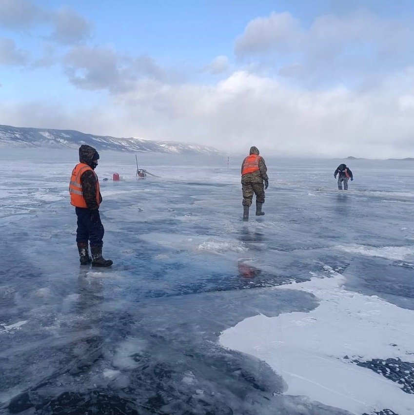 Правительство Иркутской области анонсировало открытие ледовой переправы на остров Ольхон во второй половине февраля. Эта переправа является самой протяженной в Иркутской области, ее длина составляет 11 километров. Она соединяет деревню Куркут с Иркутской Губой на острове Ольхон и является частью автомобильной дороги регионального значения Баяндай – Еланцы – Хужир.
