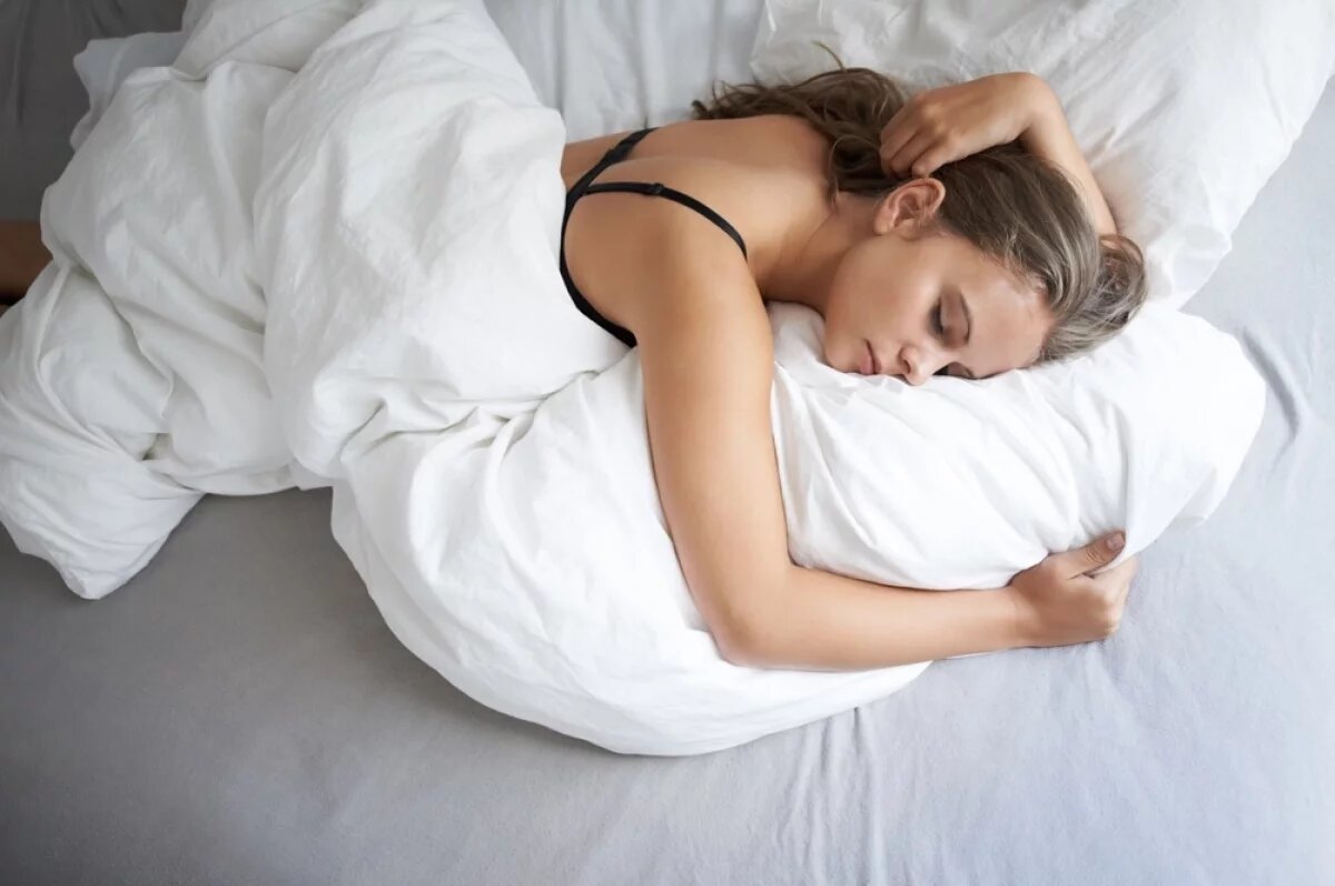    Давление на грудь.