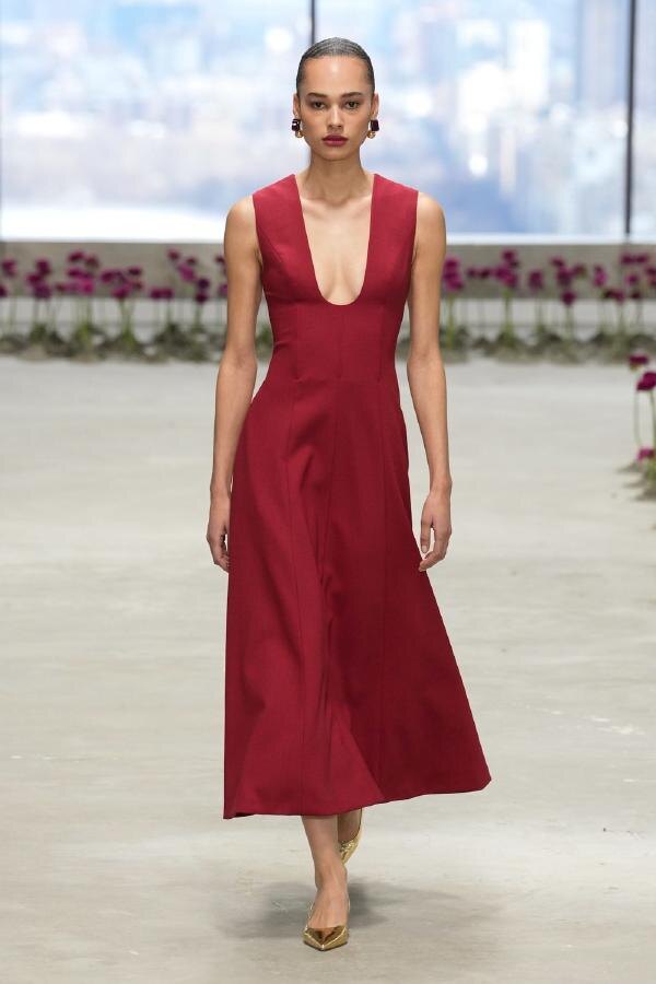 Carolina Herrera осень-зима 2025-2026 на Неделе моды в Нью-Йорке FW25 (10 февраля 2025 г.).