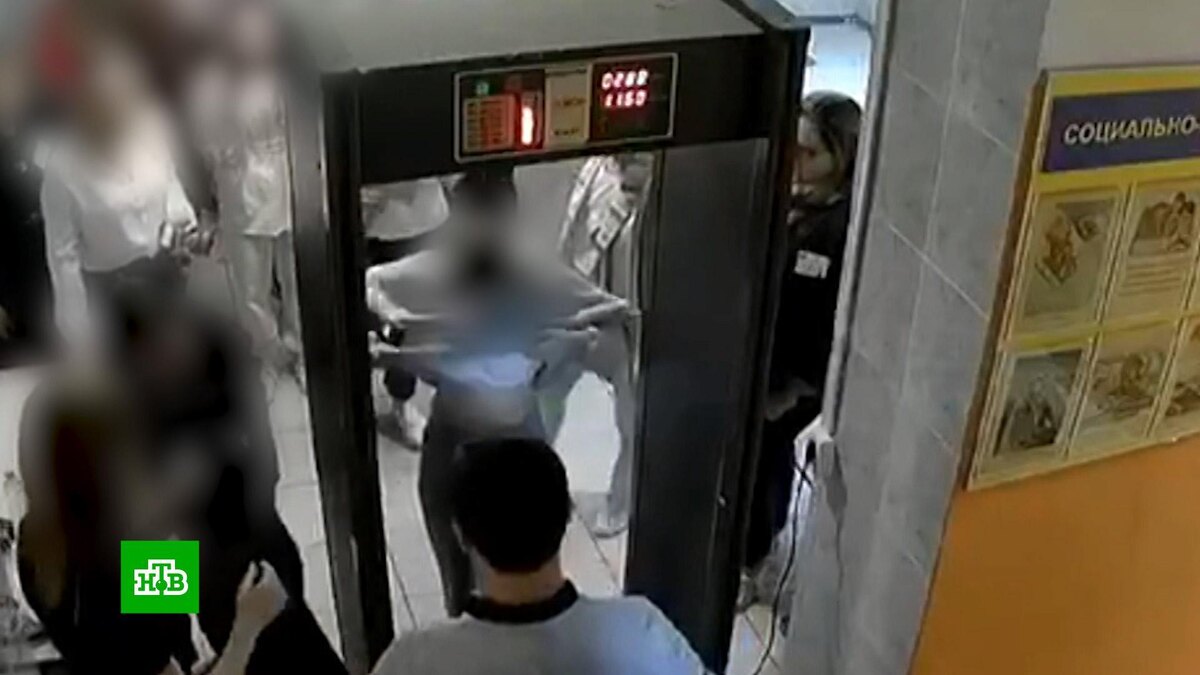    Психолог объяснил, почему школьница могла показать белье перед ЕГЭ в Воронеже