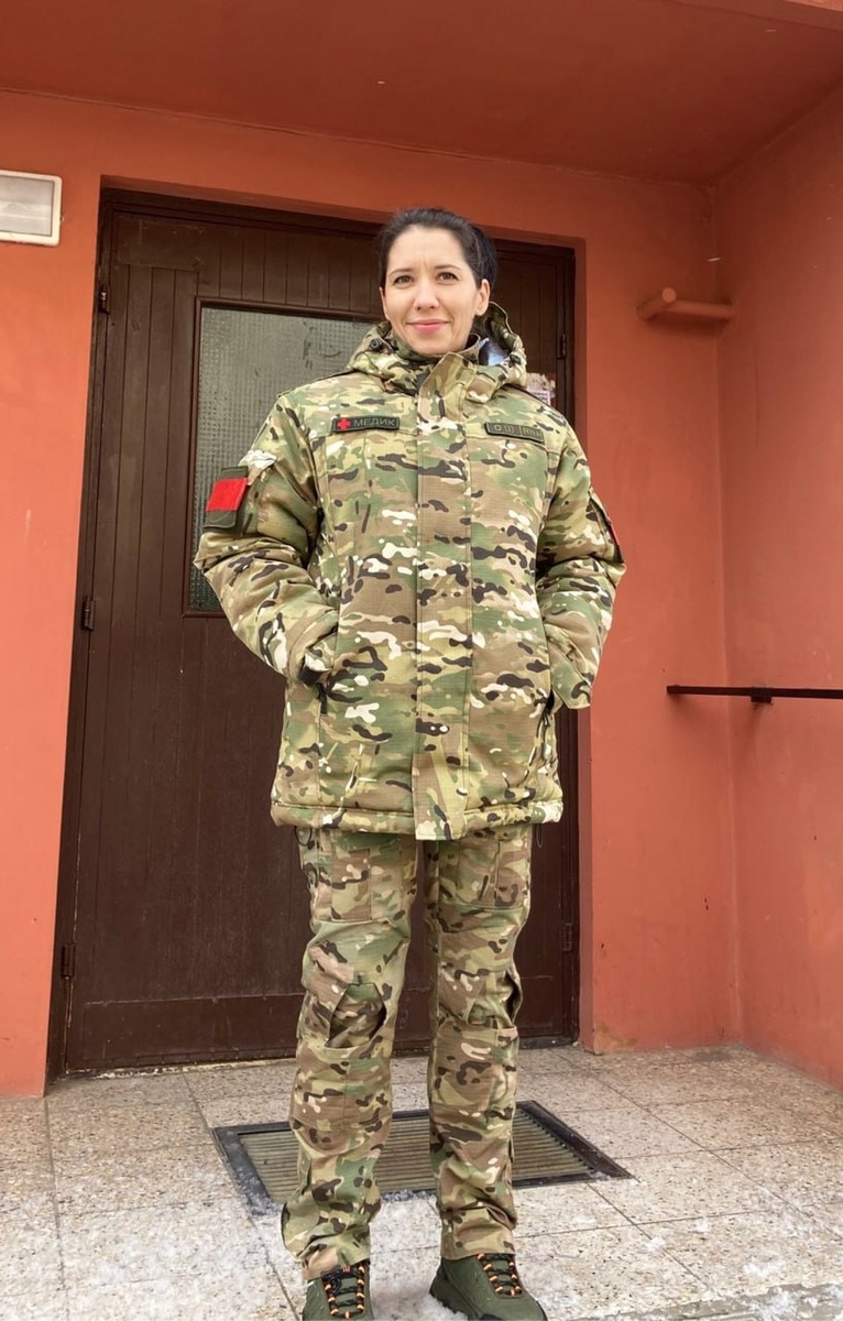    Пятнадцать лет своей жизни Людмила из подмосковного Ступина посвятила работе в скорой помощи, спасала жизни людей на вызовах. Личный архив