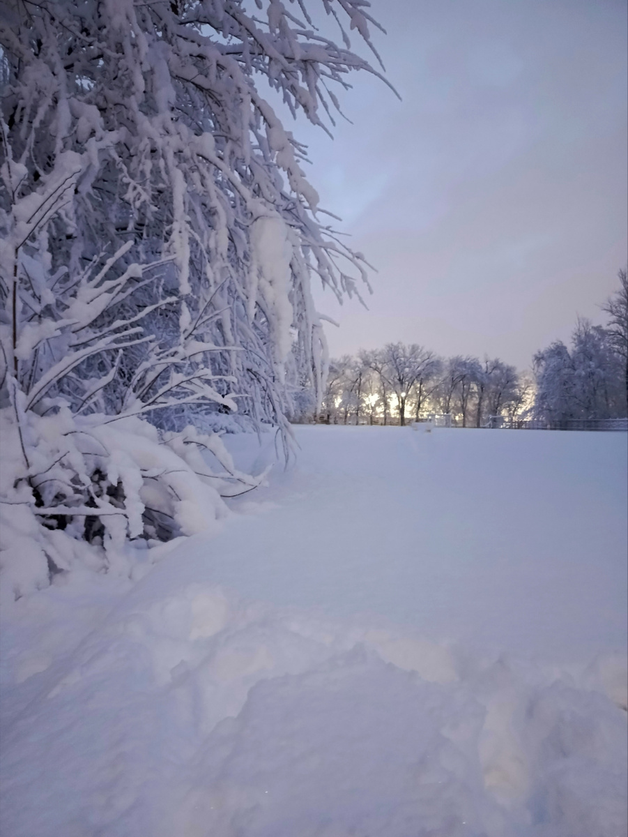 Так выглядел стадион в первый день, когда выпал снег