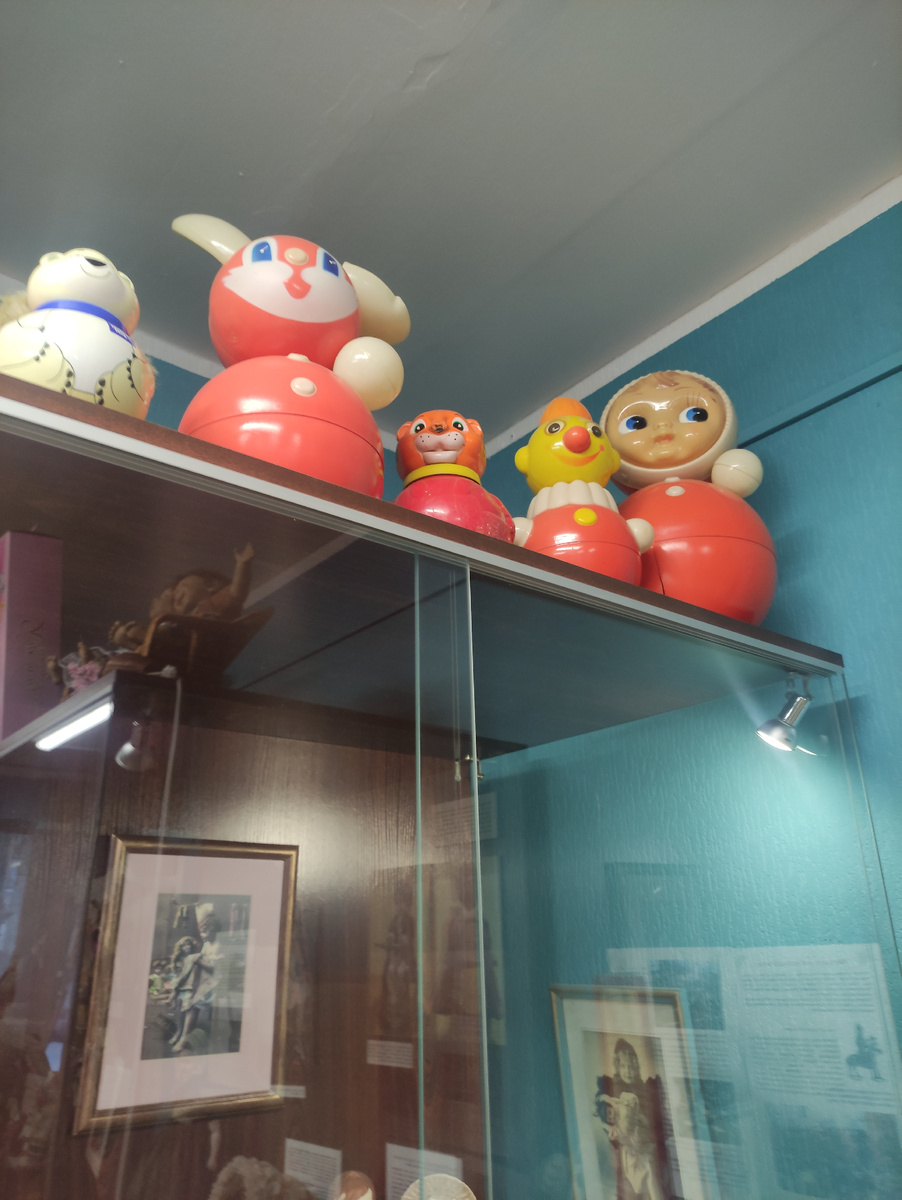 Экпонаты музея кукол в Перми. 