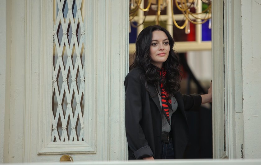 кадры из сериала "Гений"