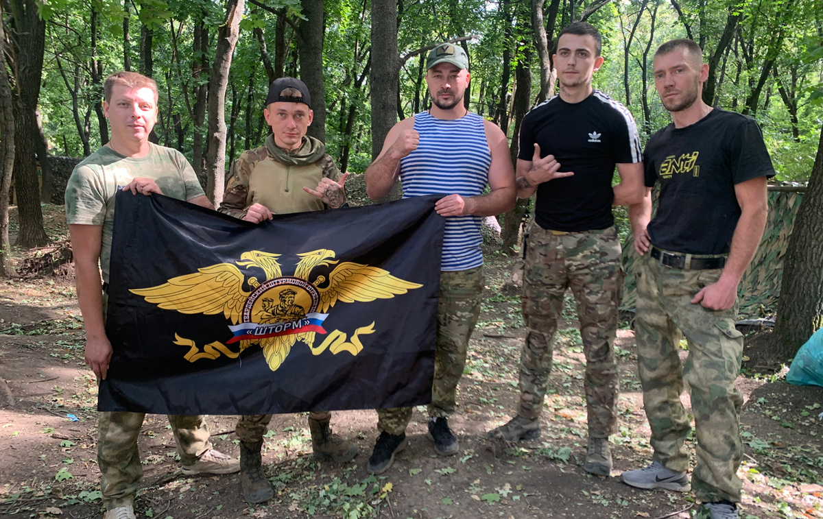 Группа волонтеров из Карачаево-Черкесии и Ставропольского края. Фото автора.