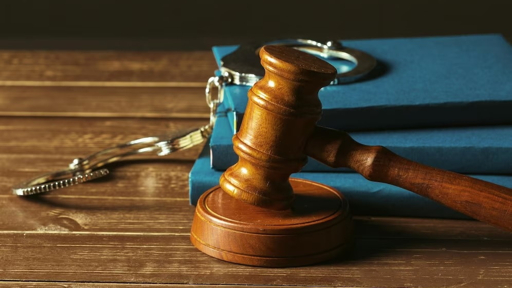    В Сургуте вынесли приговор группе вымогателей