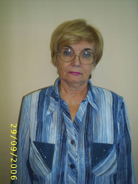 49 лет педагогического стажа позволяют Людмиле Львовне понимать: линия фронта проходит именно здесь, в школе. Любовь к семье, стране - это фундамент, на котором строится система воспитания патриотизма