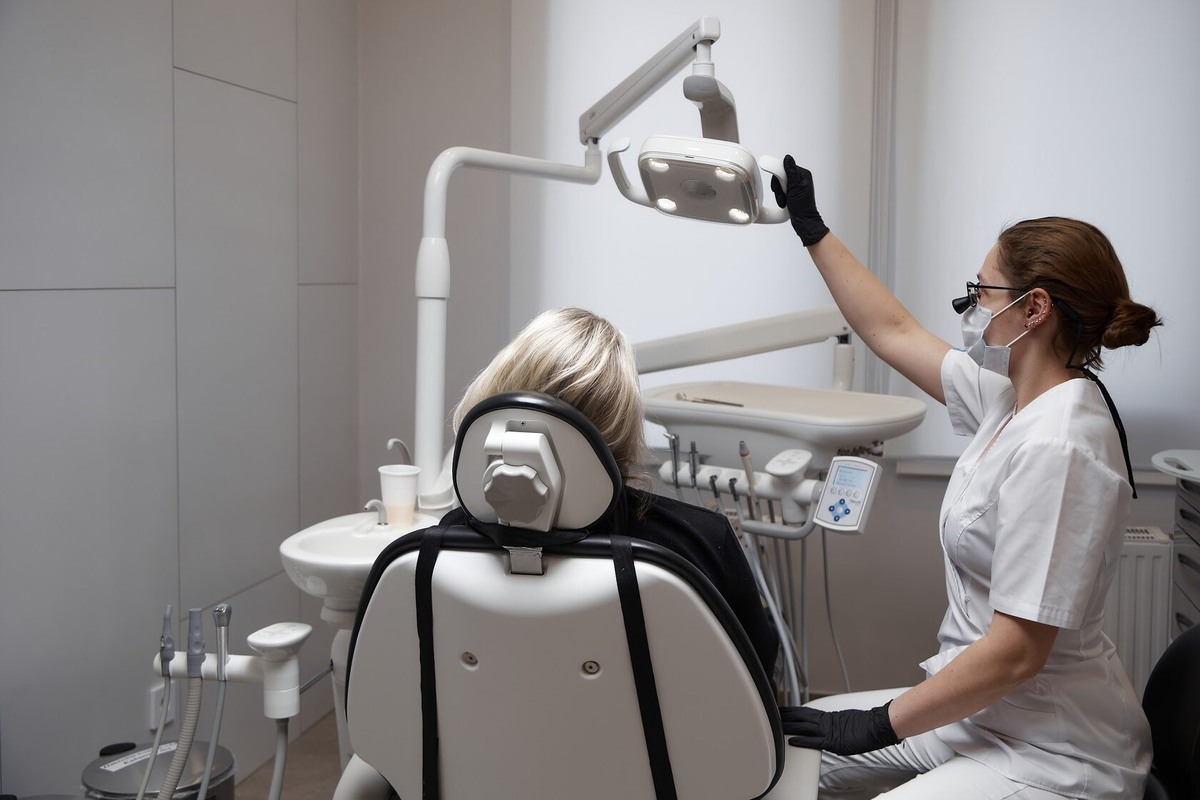 Протезирование на имплантатах в клинике Дант