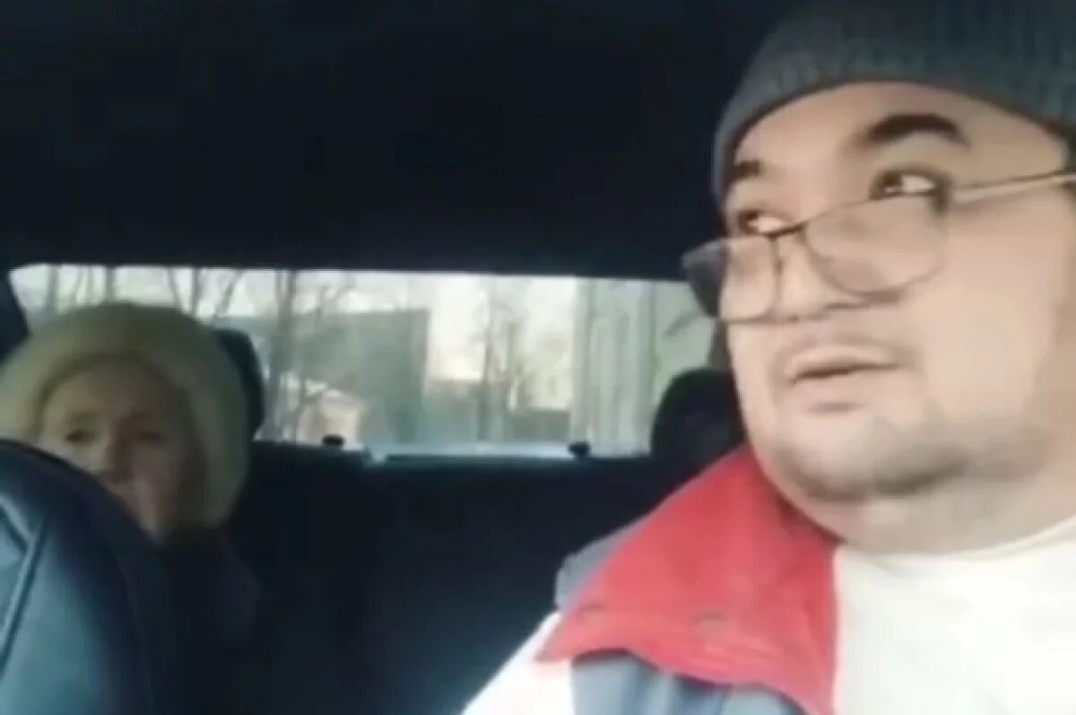    Петербургский таксист вырвал пенсионерку из лап мошенников